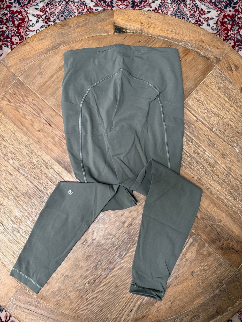 Lululemon legging - Picture 2 of 4